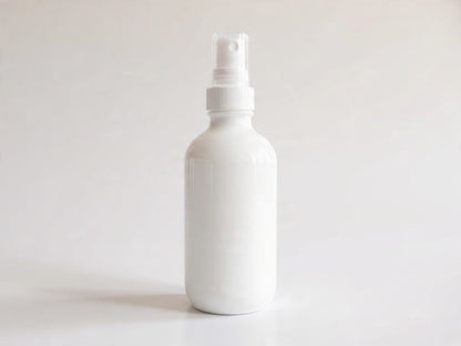 WHITE COSMETIC GLASS BOTTLE INCLUDING MATCHING SPRAY TOP 120 ML